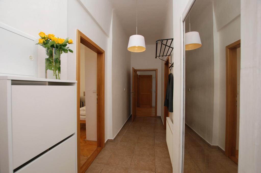 Prague Moon Hotel & Hostel *